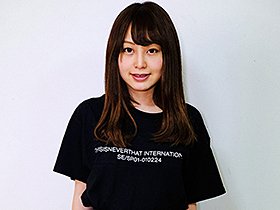 素人娘の全裸図鑑9 今時の女の子13名が恥らいながら脱衣していく様子をじっくり撮影した、変態紳士のためのヘアヌードコレクション　サンプル画像05